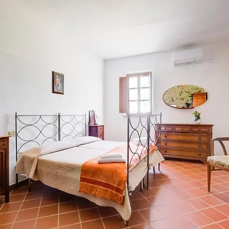 דירה Flat With Swimming Pool And Air Conditioning