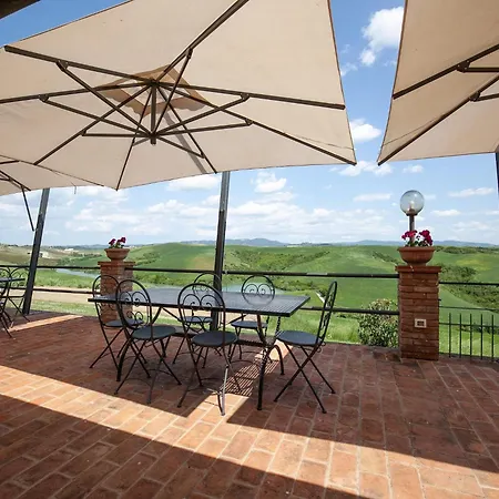 Flat With Swimming Pool And Air Conditioning