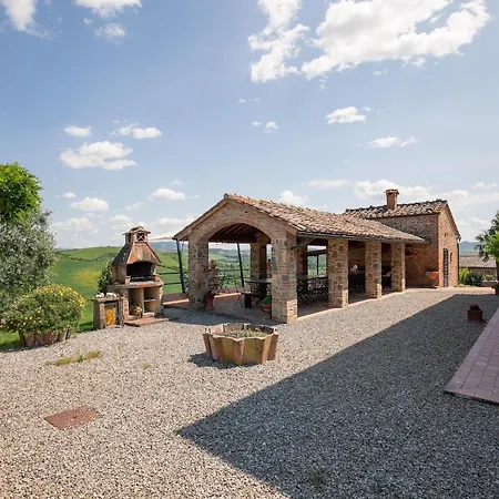 Flat With Swimming Pool And Air Conditioning