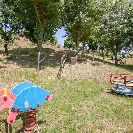 Flat With Swimming Pool And Air Conditioning